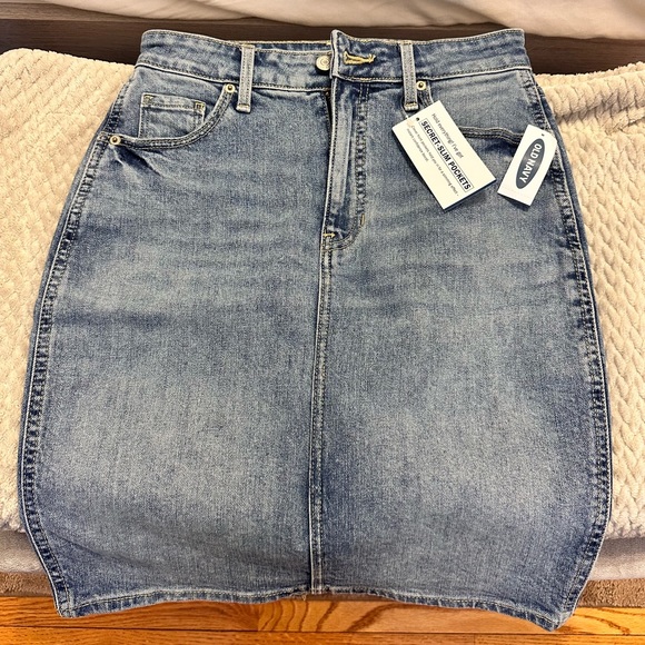 Old Navy Dresses & Skirts - Old navy denim skirt
